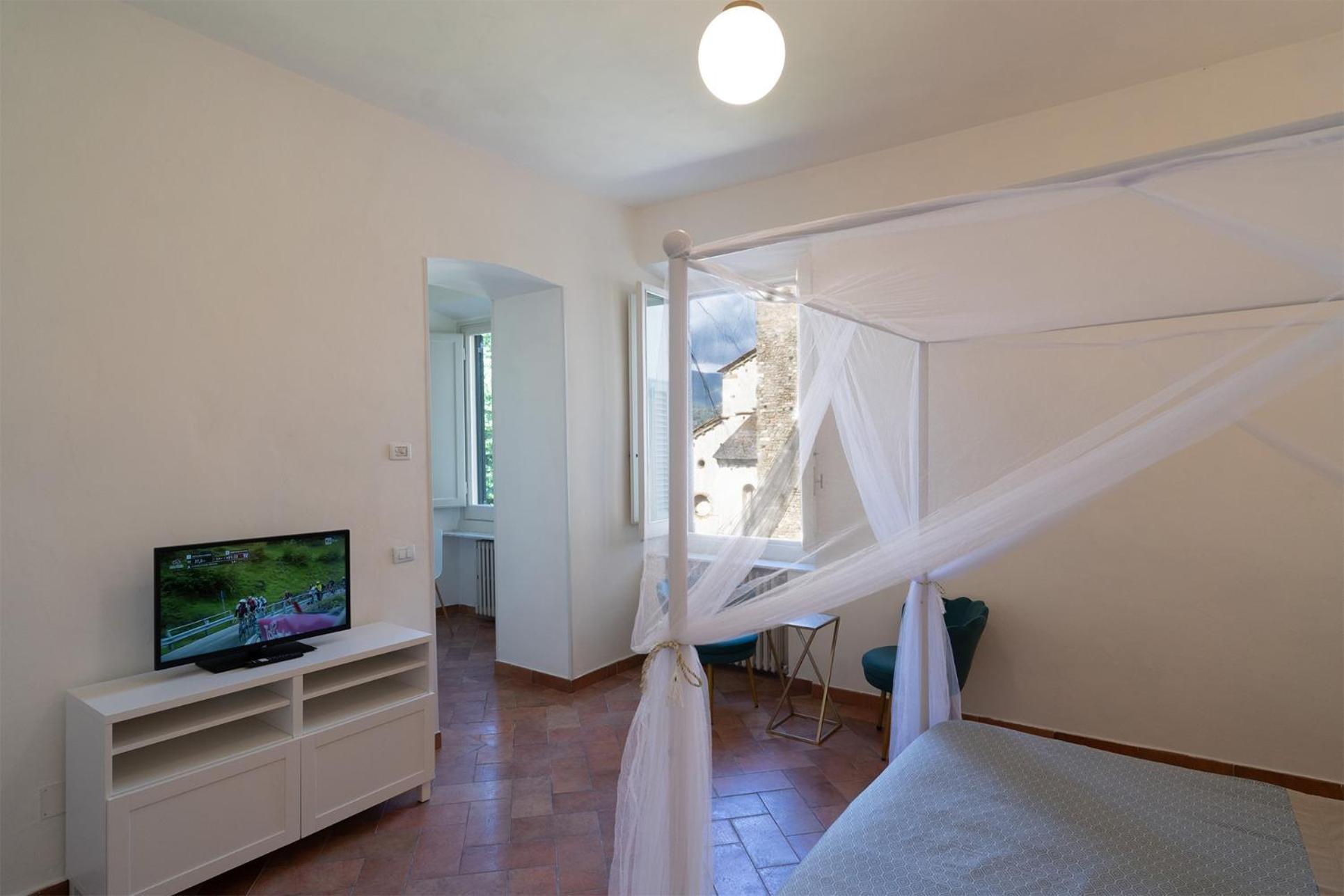 Deluxe One-Bedroom Apartment Garden View